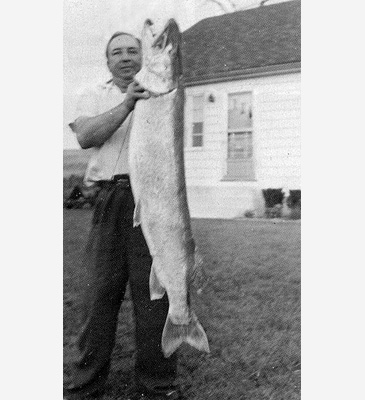 Record photograph for Esox masquinongy